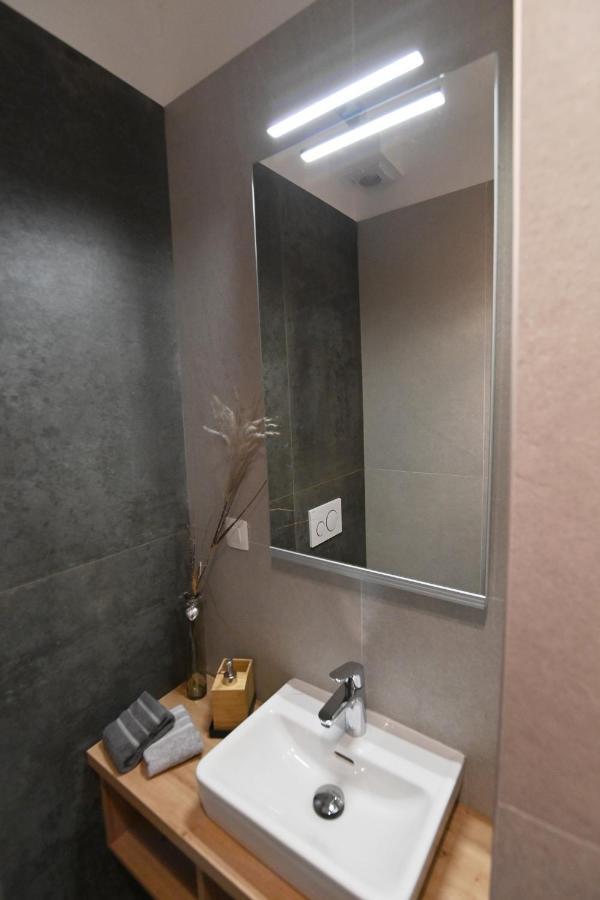 Sea View Deluxe Apartment Rijeka Luaran gambar