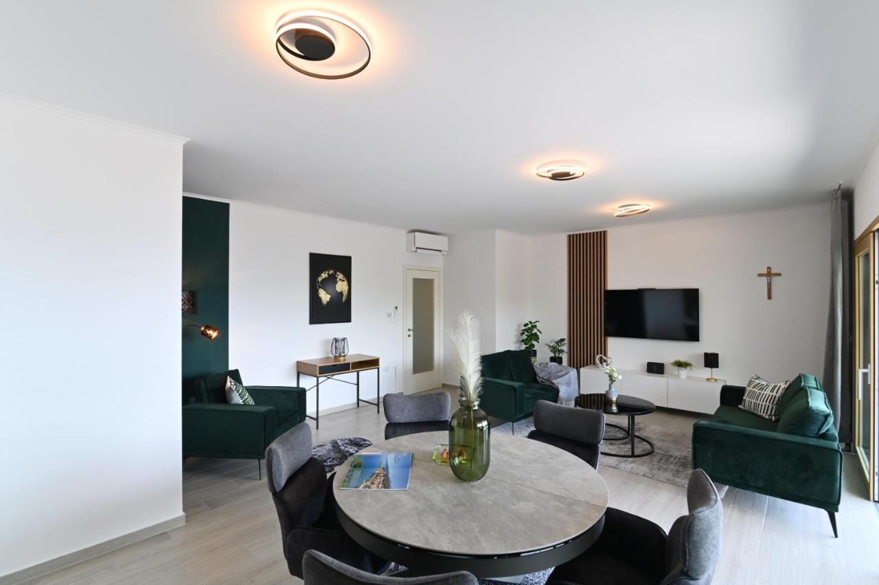 Sea View Deluxe Apartment Rijeka Luaran gambar