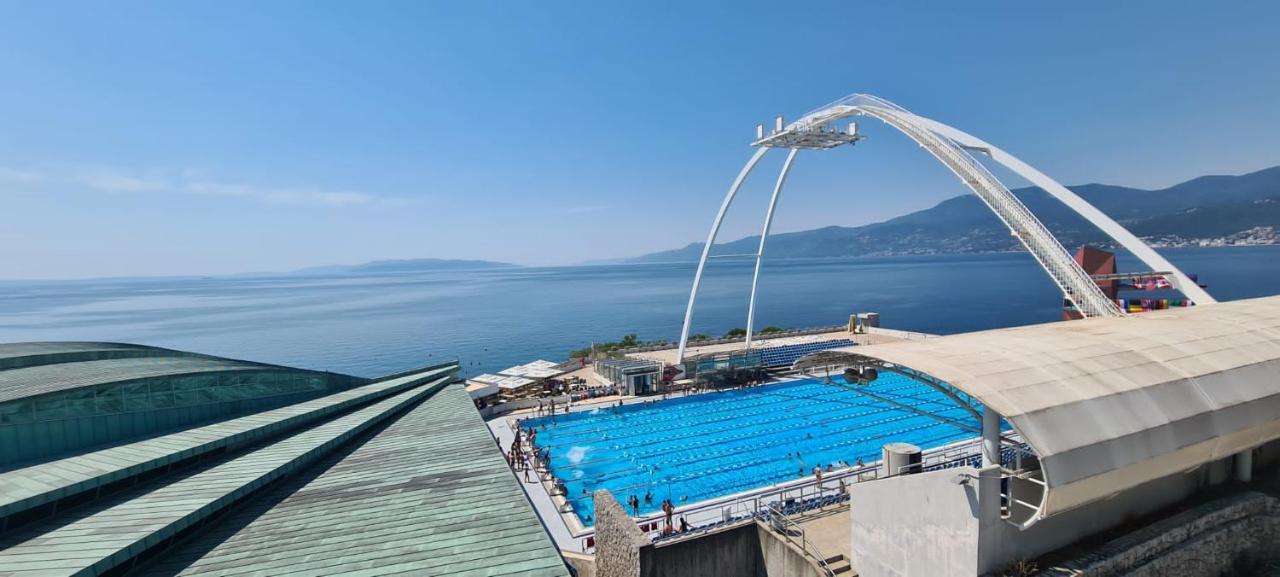 Sea View Deluxe Apartment Rijeka Luaran gambar