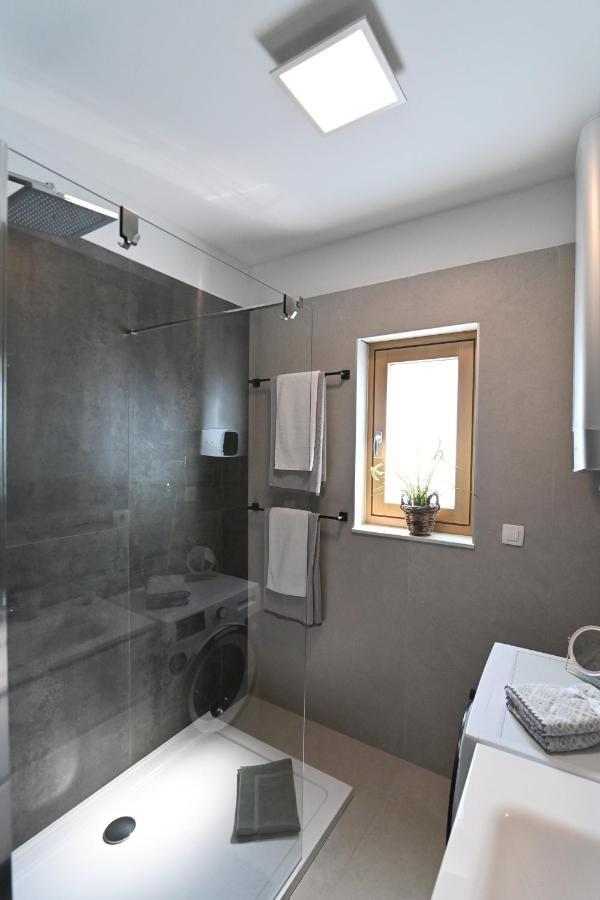 Sea View Deluxe Apartment Rijeka Luaran gambar
