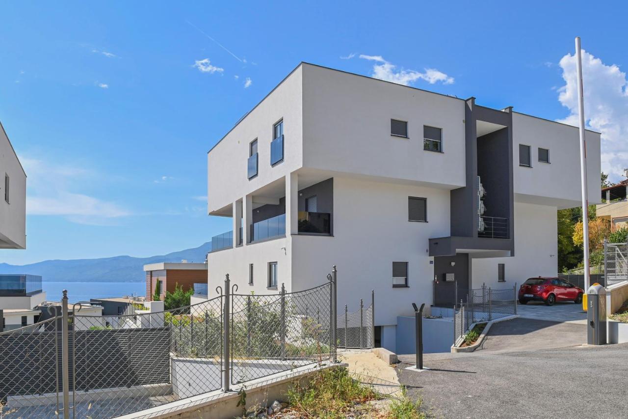Sea View Deluxe Apartment Rijeka Luaran gambar