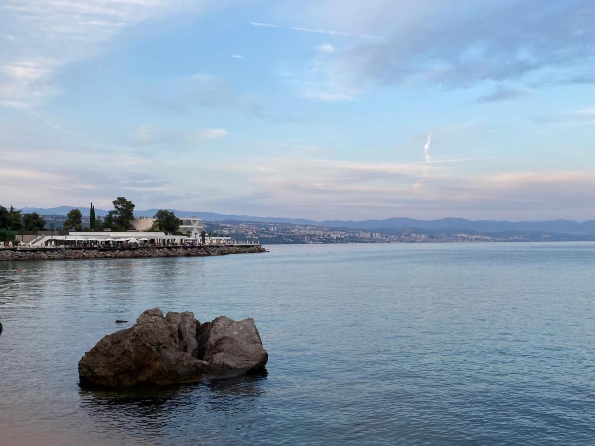 Sea View Deluxe Apartment Rijeka Luaran gambar